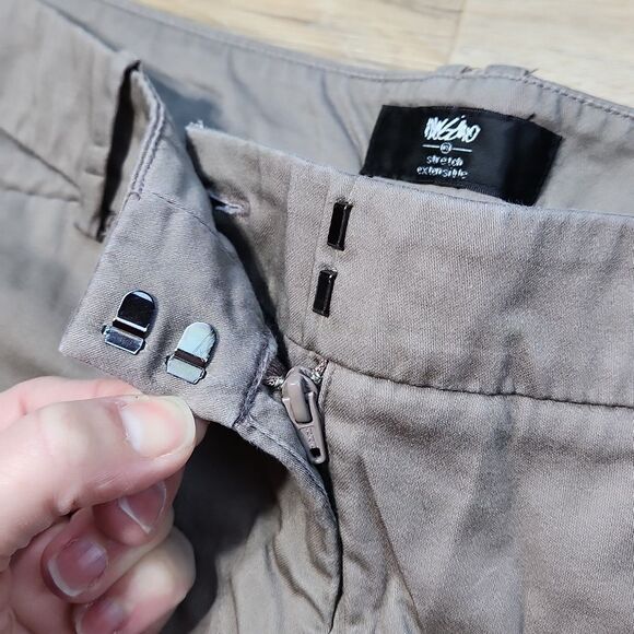 🔹️Mossimo Brown Stretchy Cuffed Shorts Size 10 - Picture 4 of 10